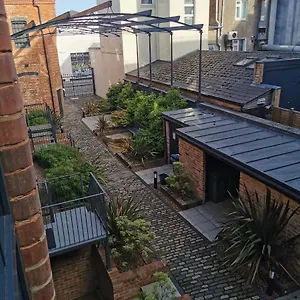 Apartment Axiom - Beautiful Stylish 2 Bed. United Kingdom