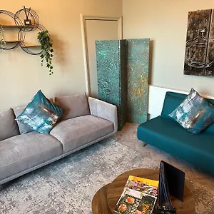  Apartment Ashton Mews With Free Parking United Kingdom