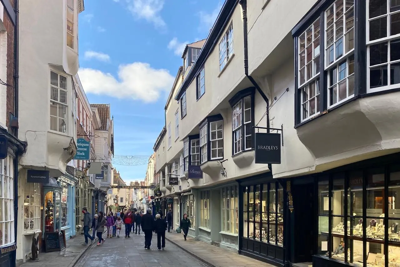 York City Center Apartments With Free Private Parking